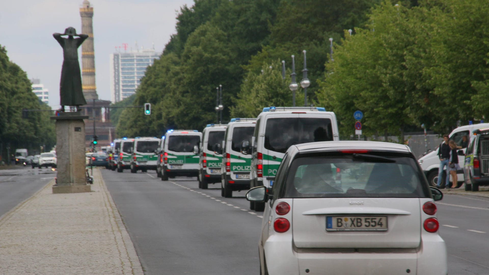 Massives Polizeiaufgebot an der Siegessäule: Mehr als 600 Menschen wurden festgenommen.