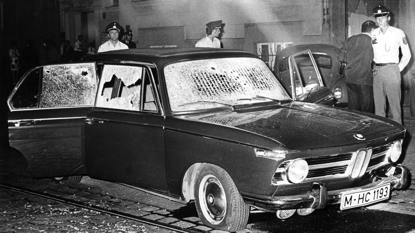 Der Fluchtwagen (Archivbild): Die Polizisten schossen auf den Wagen.