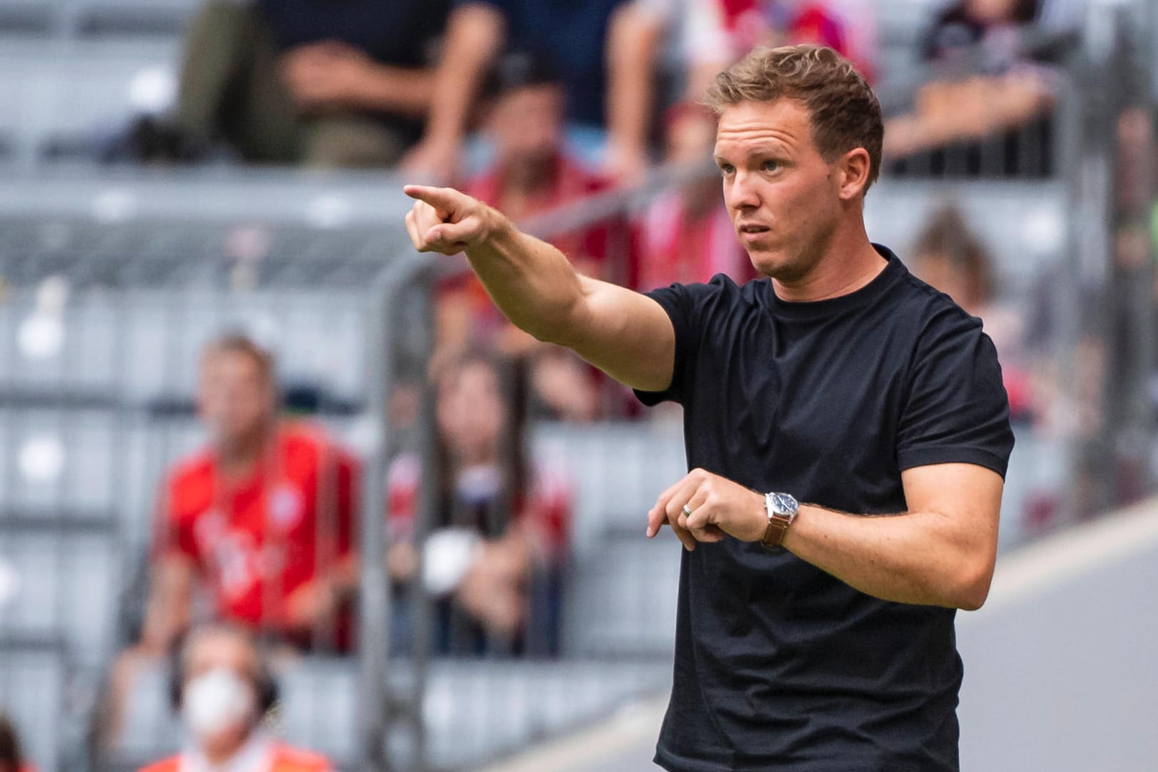 Sein erstes Pflichtspiel als Trainer des FC Bayern wird verschoben: Neu-Coach Julian Nagelsmann.