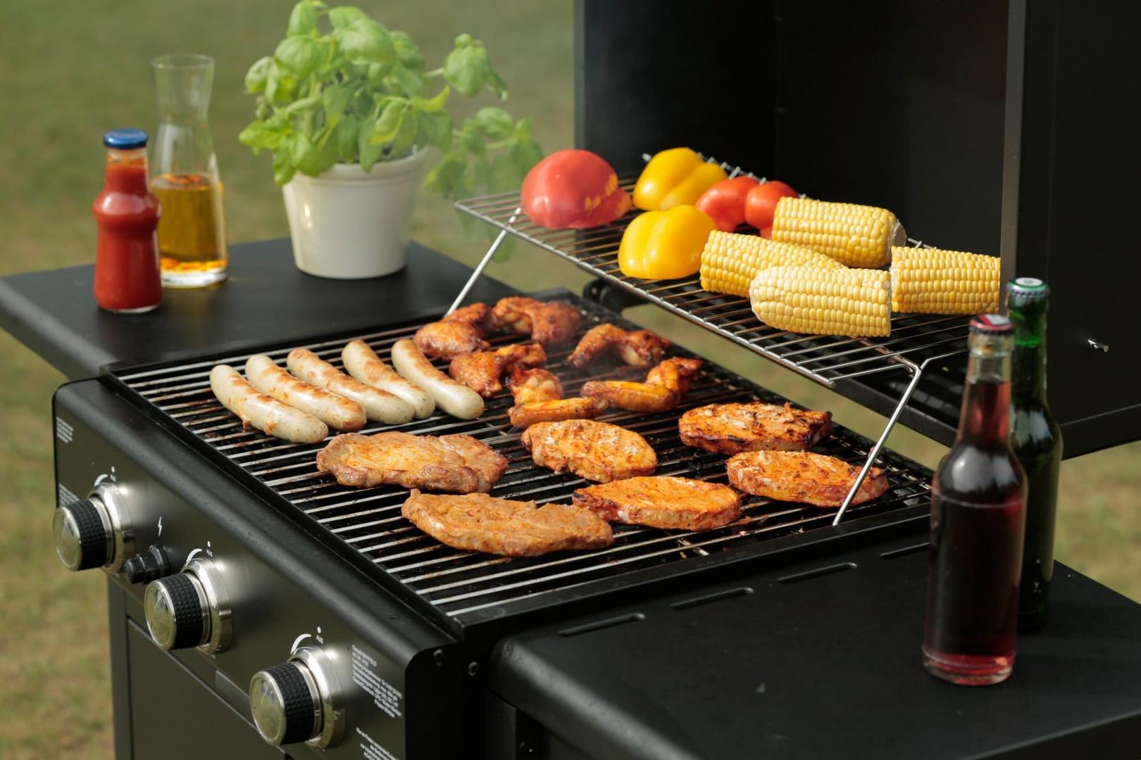 Für Genießer sind heute Grills von Tepro, Outdoorchef und Rösle zu Rekordpreisen im Angebot.