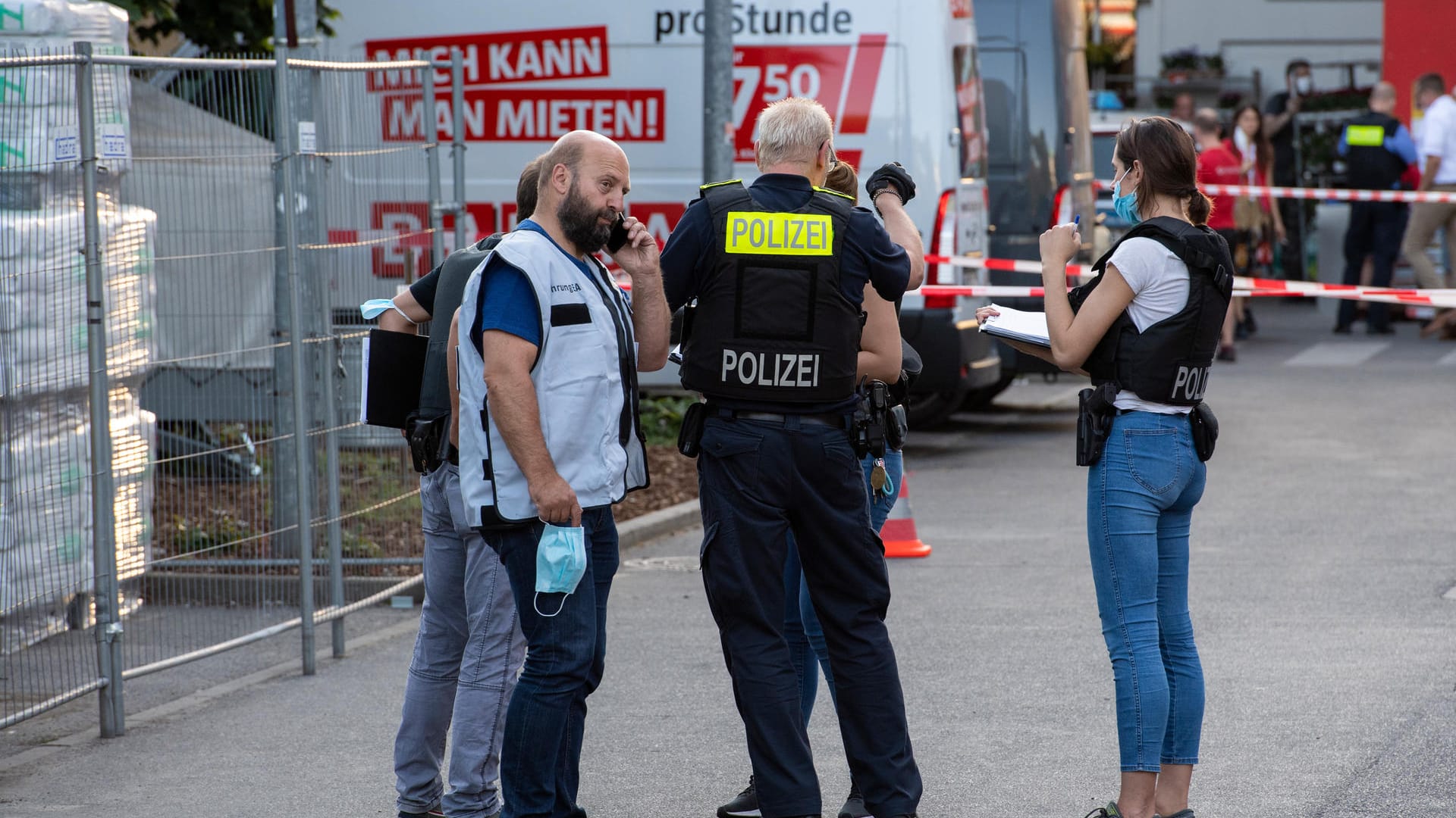 Schüsse auf Baumarkt-Parkplatz in Berlin-Wedding