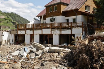 Ein von der Flut zerstörtes Restaurant bei Marienthal an der Ahr: Bund und Länder wollen einen Wiederaufbaufonds einrichten.