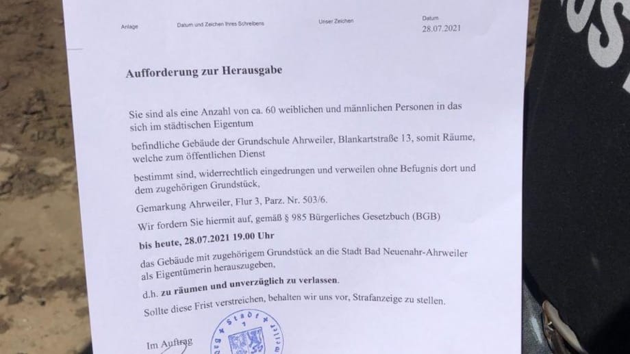 Aufforderung zur Herausgabe: Mit diesem Schreiben wurden die Nutzer der Schule zum Verlassen aufgefordert.