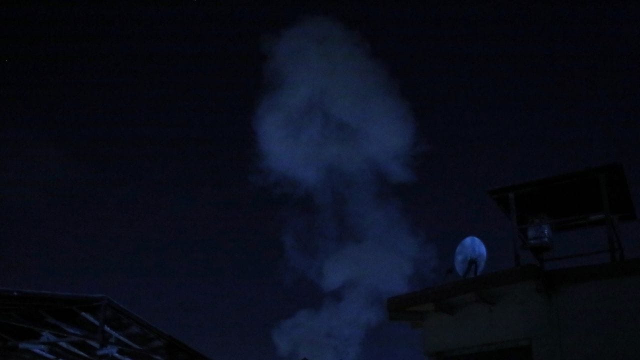 Rauch steigt nach einer starken Explosion in der afghanischen Hauptstadt auf.