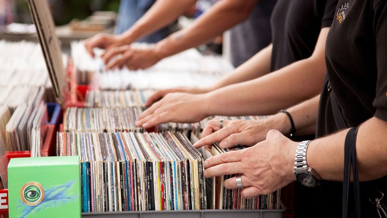 Die meisten alten Schallplatten haben kaum noch einen Wert - doch es gibt Ausnahmen, die richtig Geld bringen. Die meisten alten Schallplatten haben kaum noch einen Wert - doch es gibt Ausnahmen, die richtig Geld bringen.