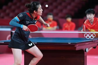 Die deutsche Tischtennisspielerin Han Ying (l) hatte gegen die Chinesin Sun Yingsha keine Chance.