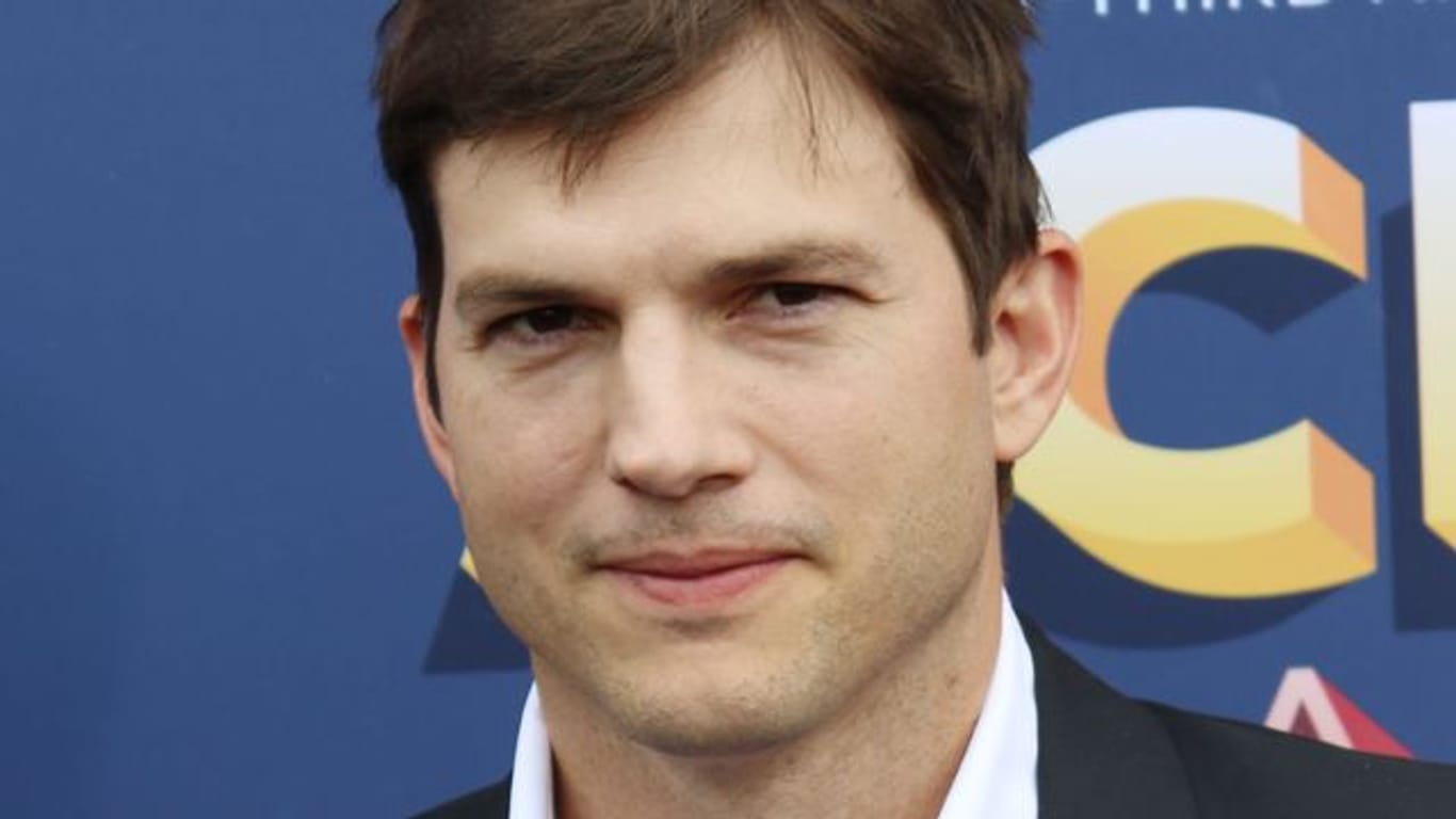 Ashton Kutcher wird in der Liebeskomödie die männliche Hauptrolle spielen.
