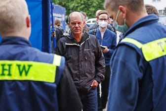 Scholz besucht Hochwassergebiete