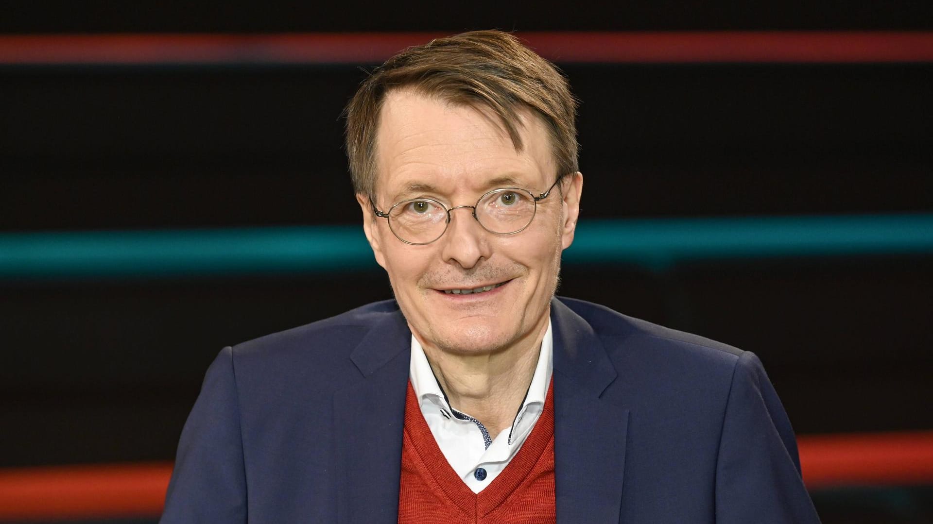 Karl Lauterbach in einer Talkshow (Archivbild): Der Gesundheitsexperte sieht Möglichkeiten, wie in Köln der Karneval trotz Corona wieder stattfinden darf. Karl Lauterbach in einer Talkshow (Archivbild): Der Gesundheitsexperte sieht Möglichkeiten, wie in Köln der Karneval trotz Corona wieder stattfinden darf.