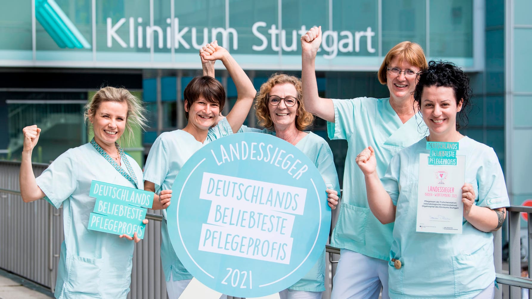 Das Team der Frühchenstation im Klinikum Stuttgart: Die Mitarbeiterinnen freuen sich über die Auszeichnung als Landessieger von "Deutschlands beliebtesten Pflegeprofis". Das Team der Frühchenstation im Klinikum Stuttgart: Die Mitarbeiterinnen freuen sich über die Auszeichnung als Landessieger von "Deutschlands beliebtesten Pflegeprofis".