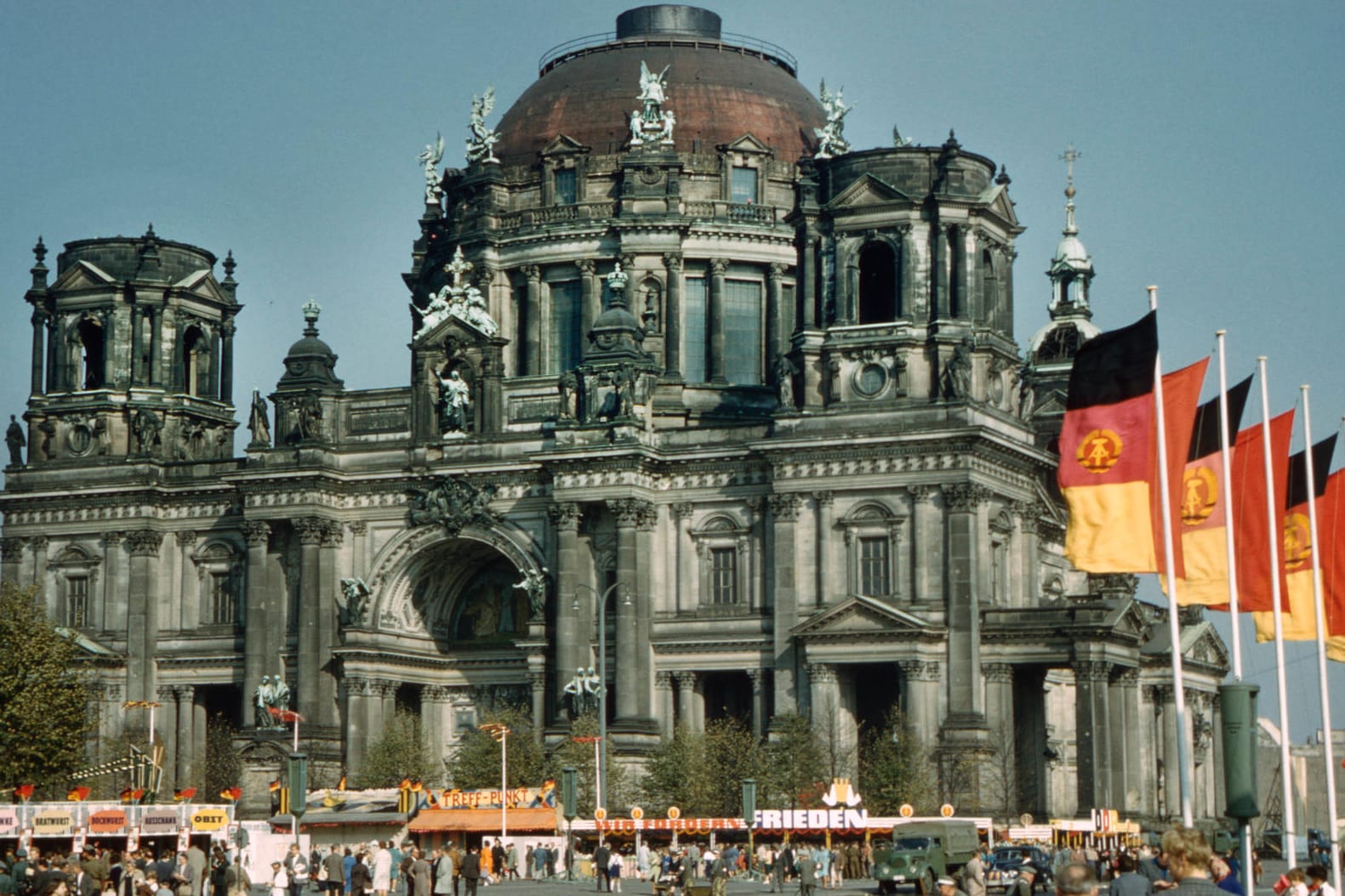 Der Berliner Dom in 1961: Hätten Sie gedacht, dass der Dom sich über die Jahrzehnte so verändert hat?