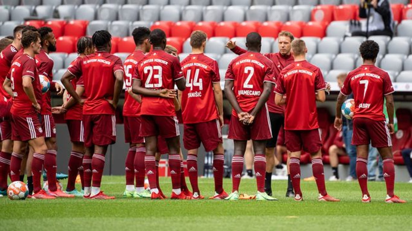 Team-Präsentation und Training des FC Bayern in der Allianz Arena mit Trainer Julian Nagelsmann (3.