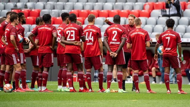 Team-Präsentation und Training des FC Bayern in der Allianz Arena mit Trainer Julian Nagelsmann (3. Team-Präsentation und Training des FC Bayern in der Allianz Arena mit Trainer Julian Nagelsmann (3.