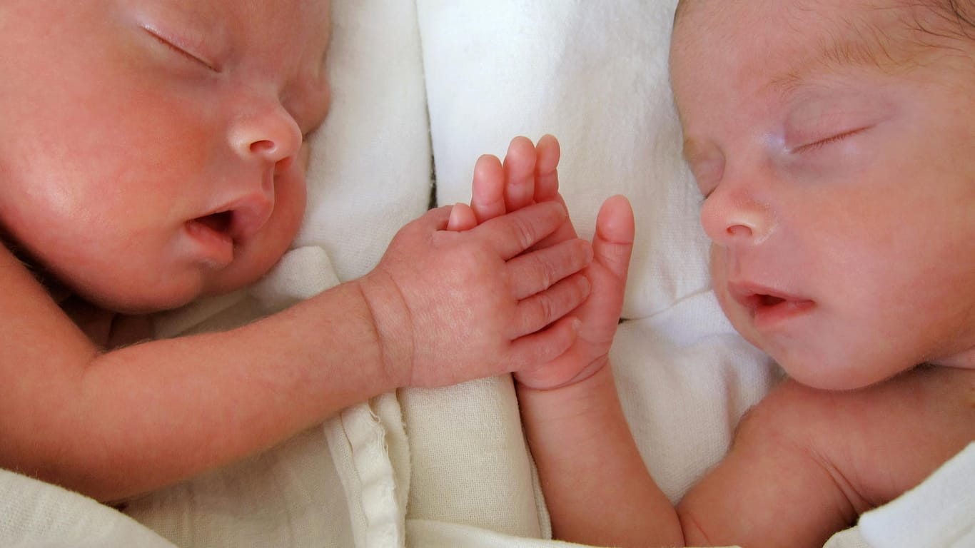 Zwillinge: Mehrlingsschwangerschaften sind sehr selten und mit gewissen Risiken verbunden.