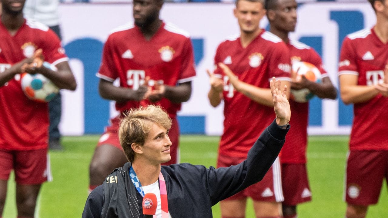 Besuch vom Olympiasieger: Alexander Zverev ist bekennender Bayern-Fan.