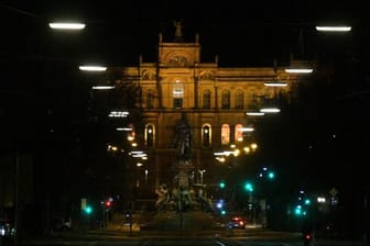 Der Bayerischer Landtag ist bei Nacht zu sehen