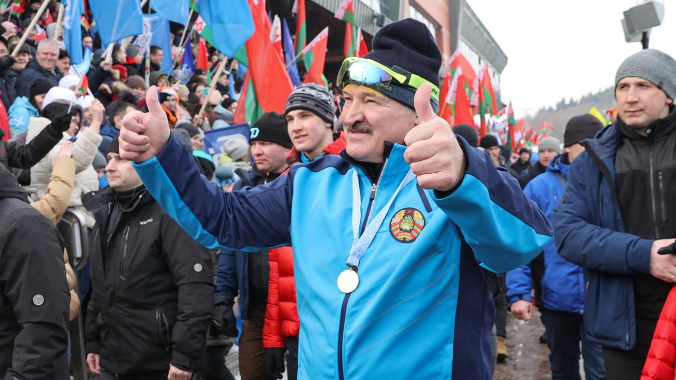 Alexander Lukaschenko bei einem Sportevent: Der Diktator nutzt Sport für seine Macht.