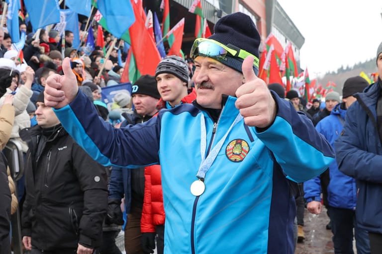 Alexander Lukaschenko bei einem Sportevent: Der Diktator nutzt Sport für seine Macht.