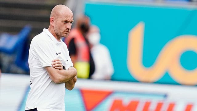 Trainer Torsten Lieberknecht trifft mit seinen corona-geschwächten Darmstädtern auf den TSV 1860 München. Trainer Torsten Lieberknecht trifft mit seinen corona-geschwächten Darmstädtern auf den TSV 1860 München.