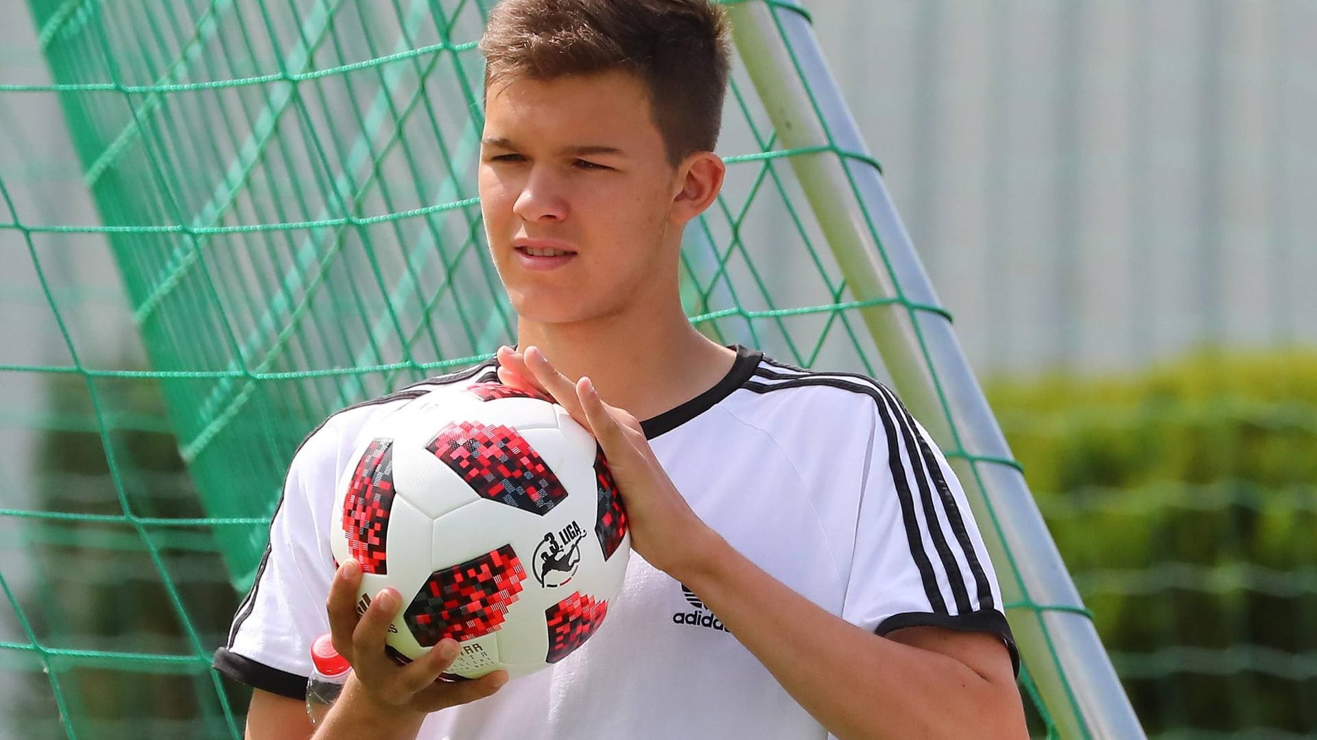 Emilio Ballack auf dem Trainingsgelände des Chemnitzer FC im Juni 2019.