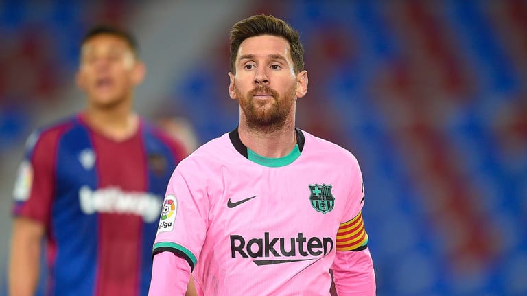 Lionel Messi: Noch ist unklar, welches Trikot der Argentinier in der kommenden Saison tragen wird.