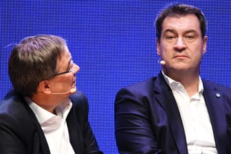 Armin Laschet und Markus Söder (Archivbild): Zwischen dem Kanzlerkandidaten und dem CSU-Chef knisterte es zuletzt wieder häufiger.