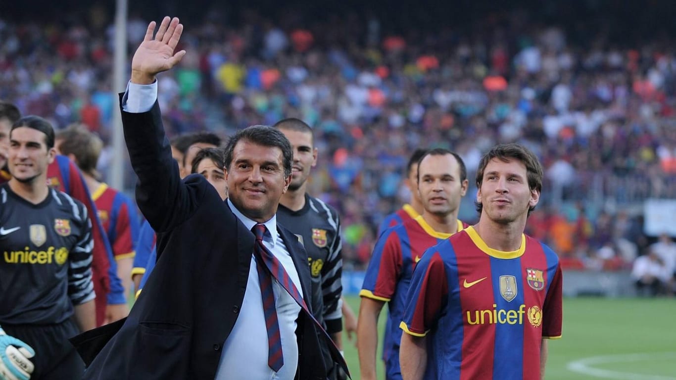 Joan Laporta (l.) und Lionel Messi feierten bereits in den 2000er Jahren gemeinsam einige Erfolge.
