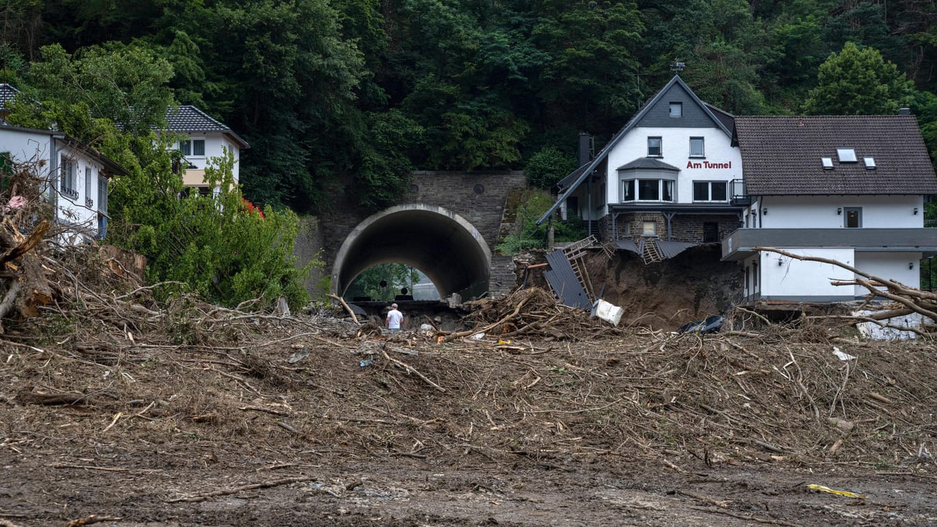 Flutkatastrophe im Ahrtal: Bei dem Hochwasser sind allein in Rheinland-Pfalz mindestens 141 Menschen ums Leben gekommen.