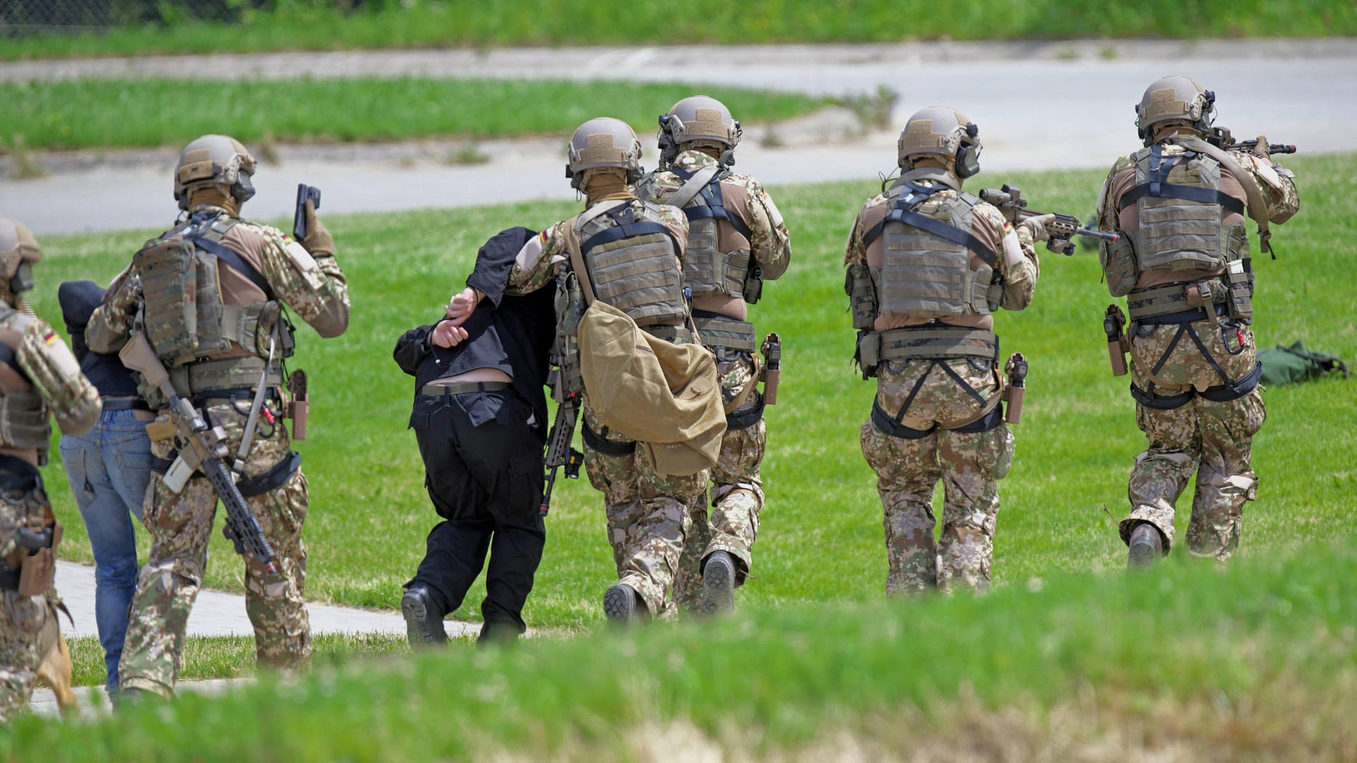 KSK-Soldaten bei einer Übung: Die Einheit steht schon seit längerem wegen verschwundener Munition und Fällen von Rechtsextremismus in der Kritik. (Archivfoto)