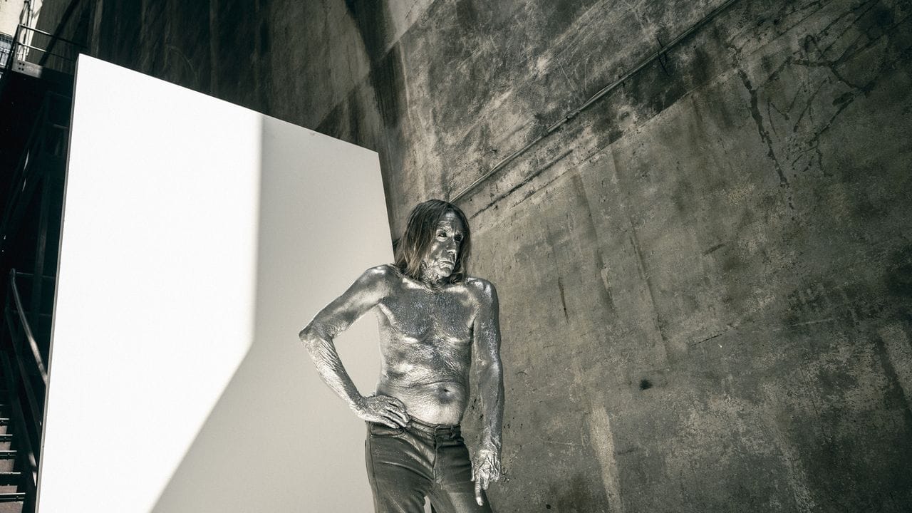 Iggy Pop, Sänger aus den USA, steht Modell für den Sänger und Fotografen Bryan Adams, der für die diesjährige Auflage des Pirelli-Kalenders 2022 fotografiert.