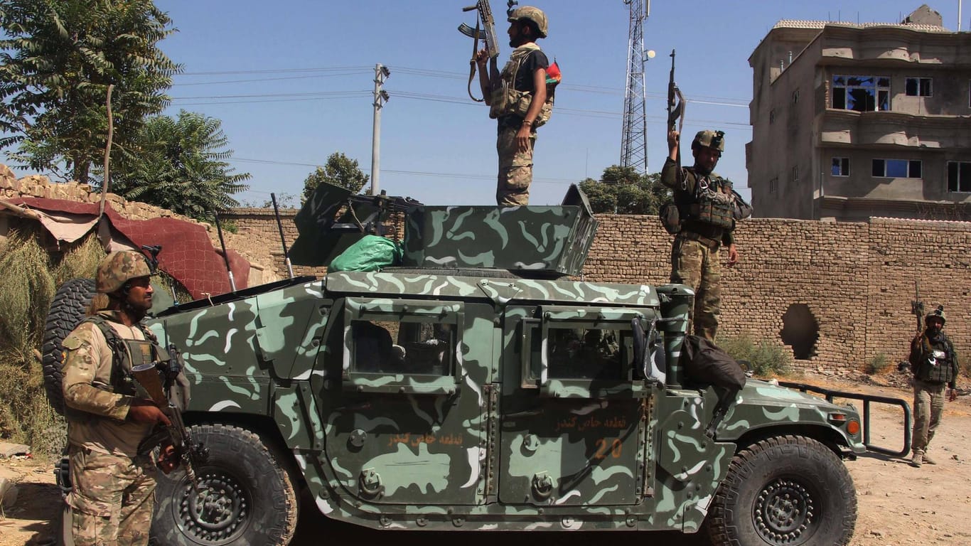 Militäreinsatz gegen die Taliban bei Kundus: In Afghanistan setzen die Islamisten die Regierung des Landes zunehmend unter Druck.