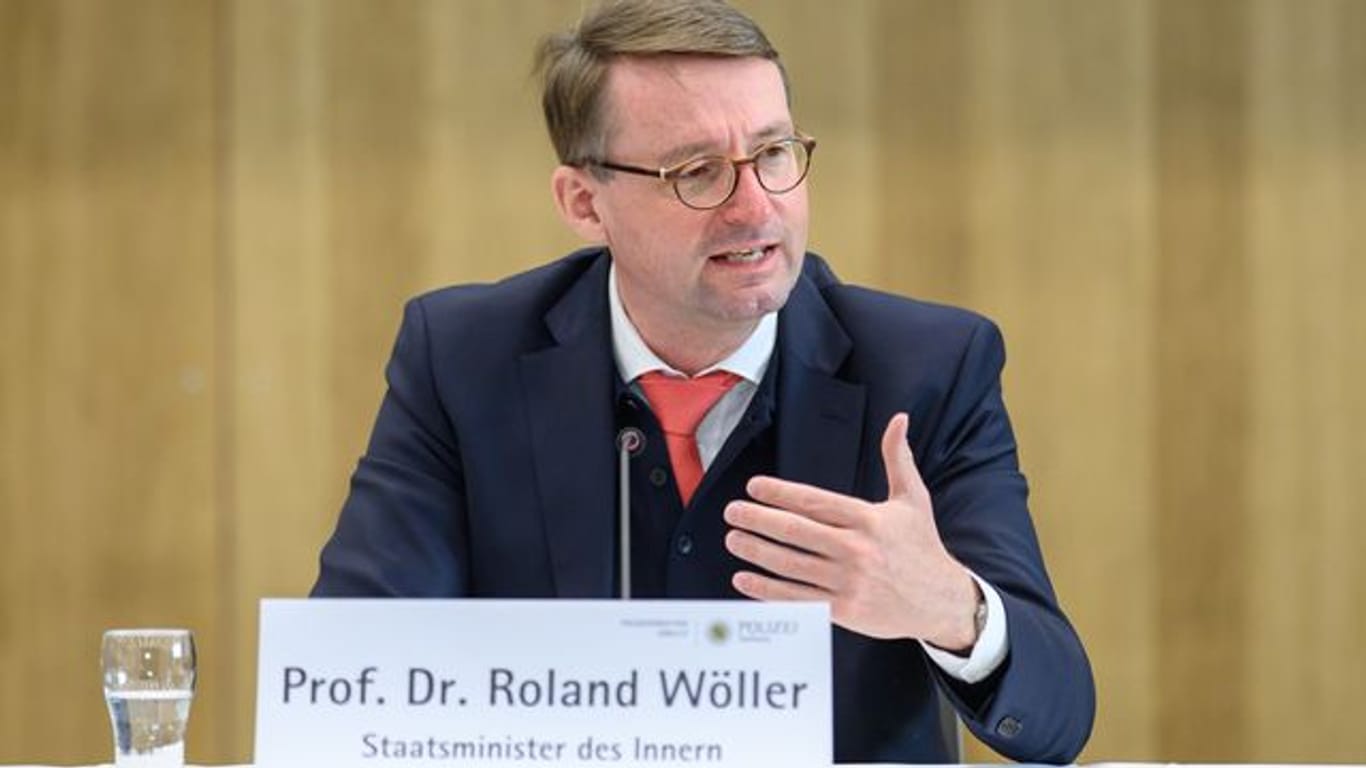 Roland Wöller spricht
