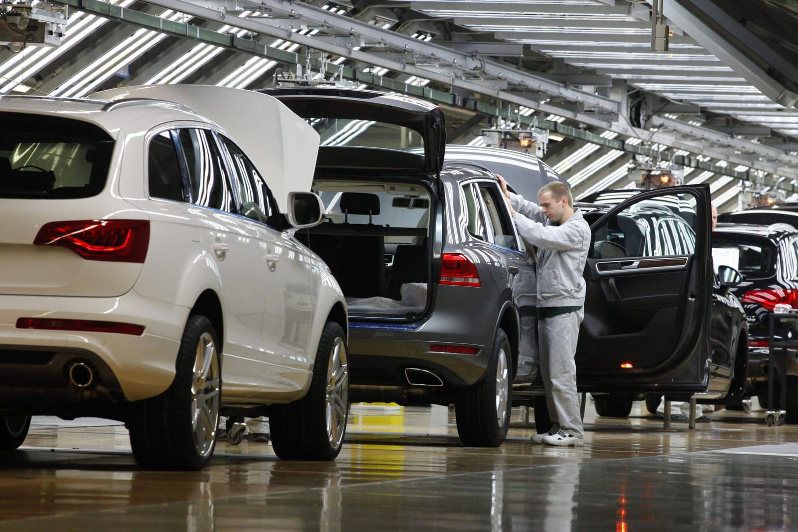 VW Touareg und Audi Q7: Geländewagen liegen nicht nur in Deutschland im Trend.