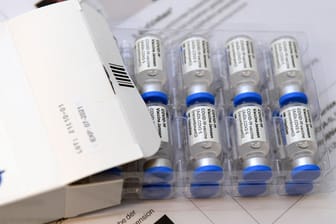 Impfstoff des Herstellers Johnson & Johnson (Symbolbild): Fast 20.000 Dosen von Impfstoffen gegen das Coronavirus mussten in Köln entsorgt werden.