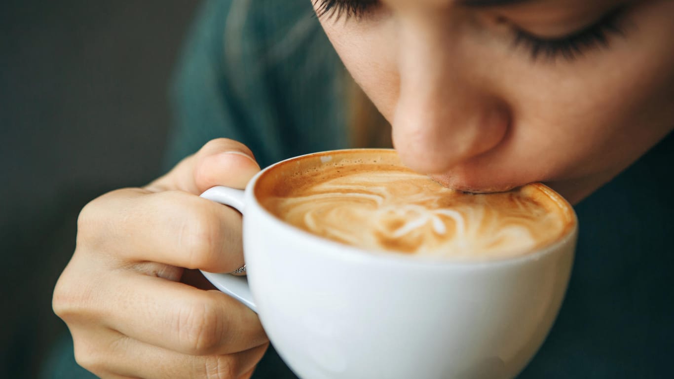 Kaffee: Nicht nur wegen der steigenden Rohstoffpreise müssen Kaffeetrinker für das Getränk bald mehr bezahlen.