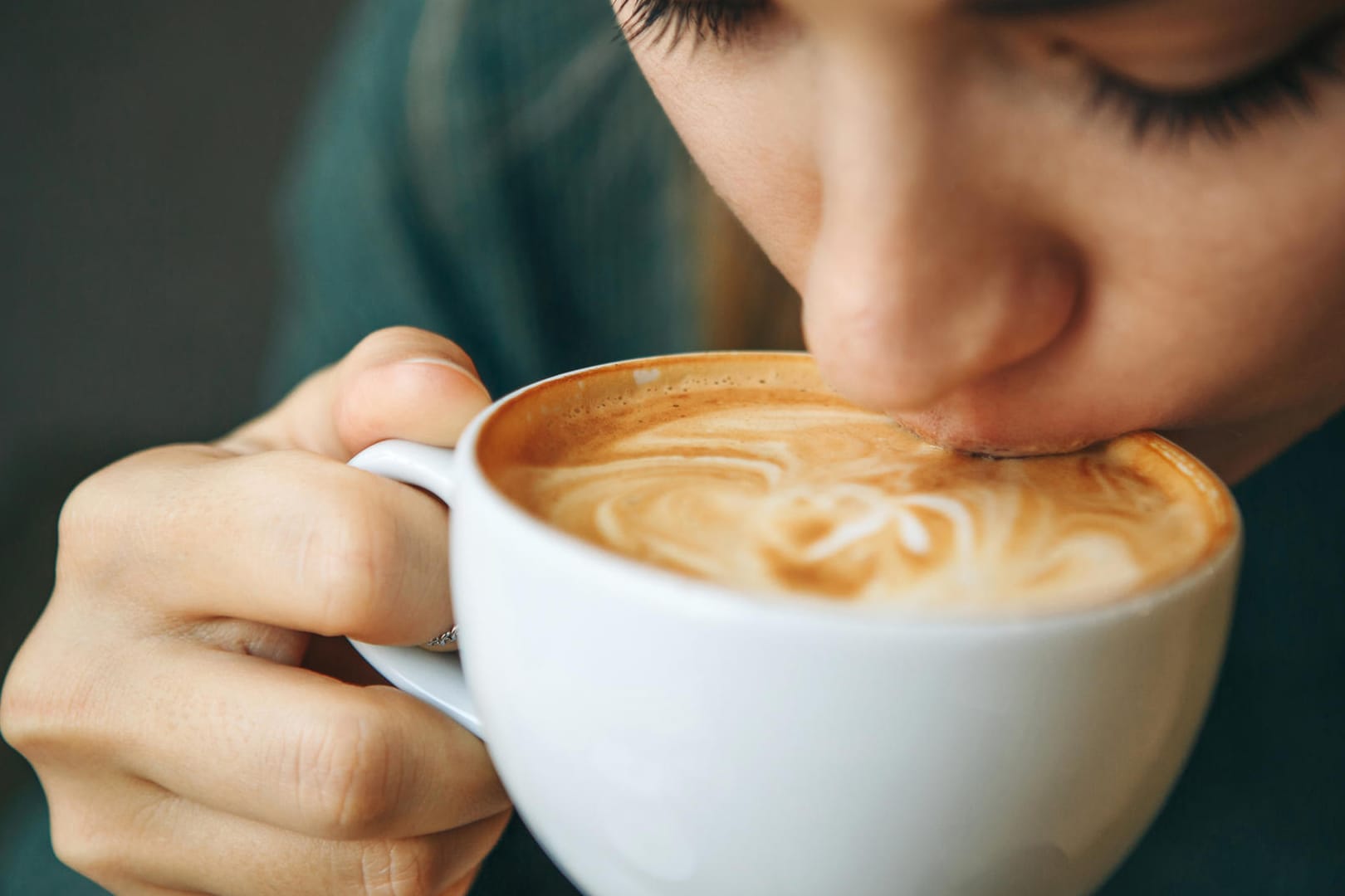 Kaffee: Nicht nur wegen der steigenden Rohstoffpreise müssen Kaffeetrinker für das Getränk bald mehr bezahlen.