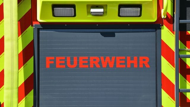 Schriftzug "Feuerwehr" Schriftzug "Feuerwehr"