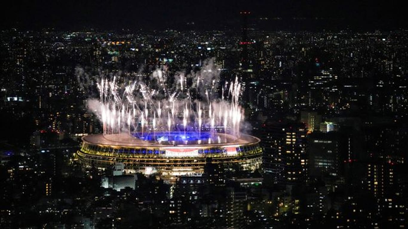 Ein Feuerwerk erleuchtete das Stadion in Tokio.