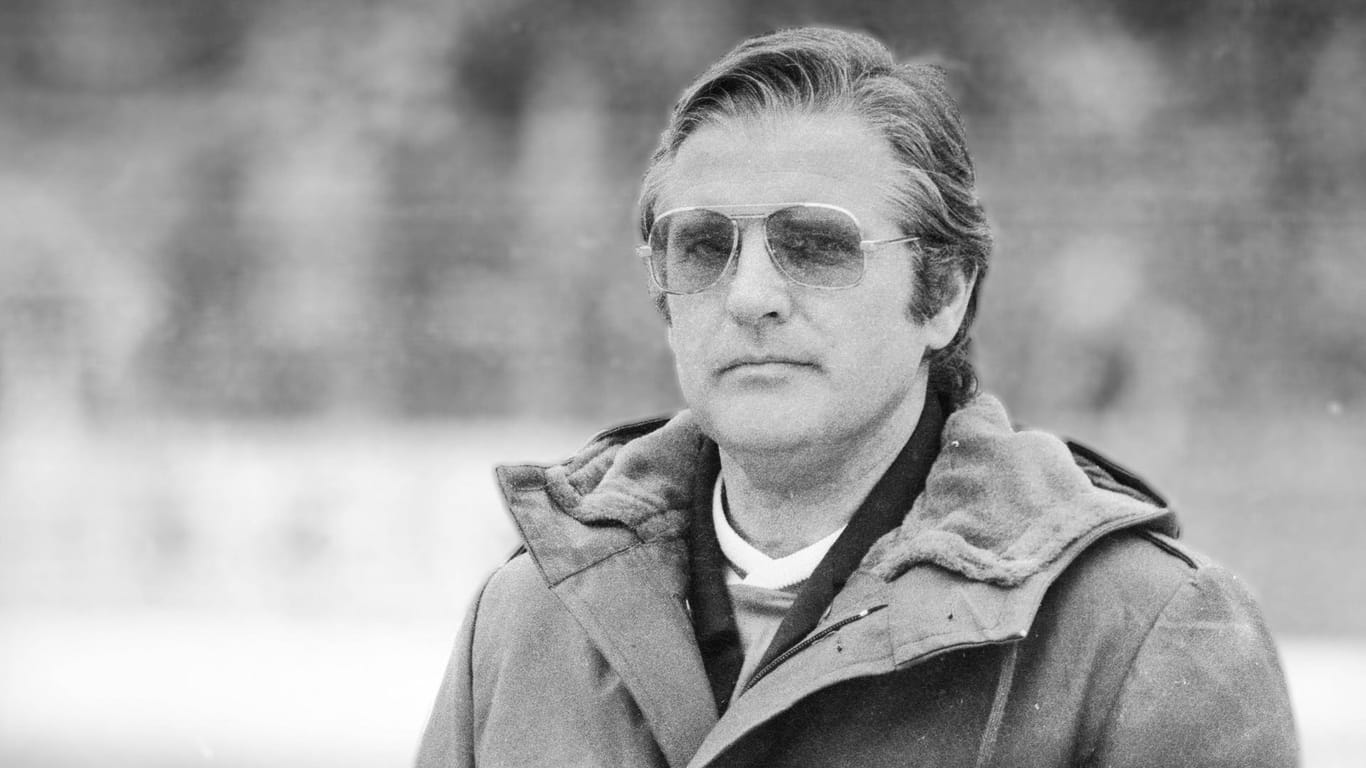 1976 kehrte Stollenwerk zum 1. FC Köln zurück: Als Trainer zum Abschluss der Saison führte er die Mannschaft auf den 4. Platz der Tabelle.
