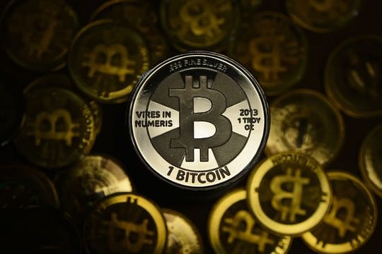 Der Bitcoin-Kurs lag zwischenzeitlich wieder bei über 45.