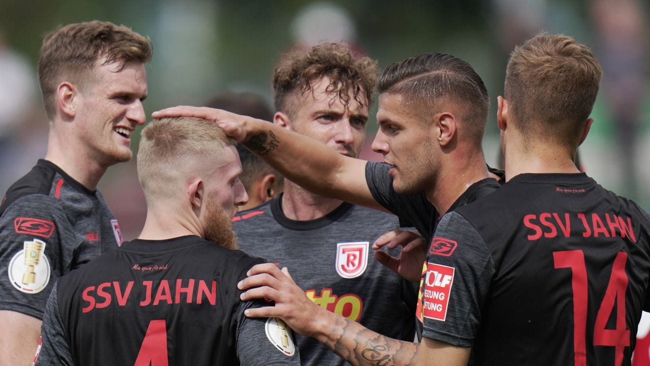 Jahn Regensburg gewinnt in der ersten Runde des DFB-Pokals bei Rot-Weiß Koblenz.