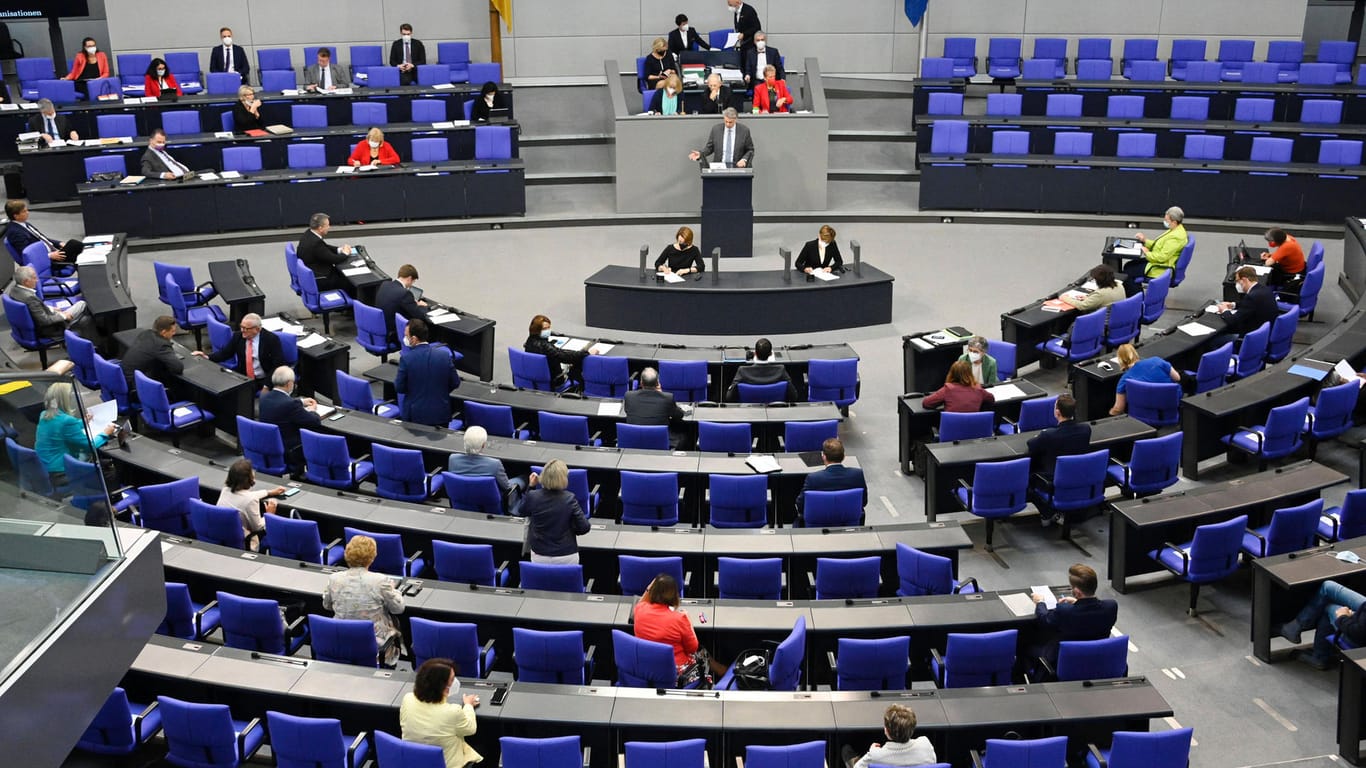 Plenum des Bundestags: Die Wahlrechtsreform wird nicht die nötigen Effekte zeigen, prognostizieren Experten.