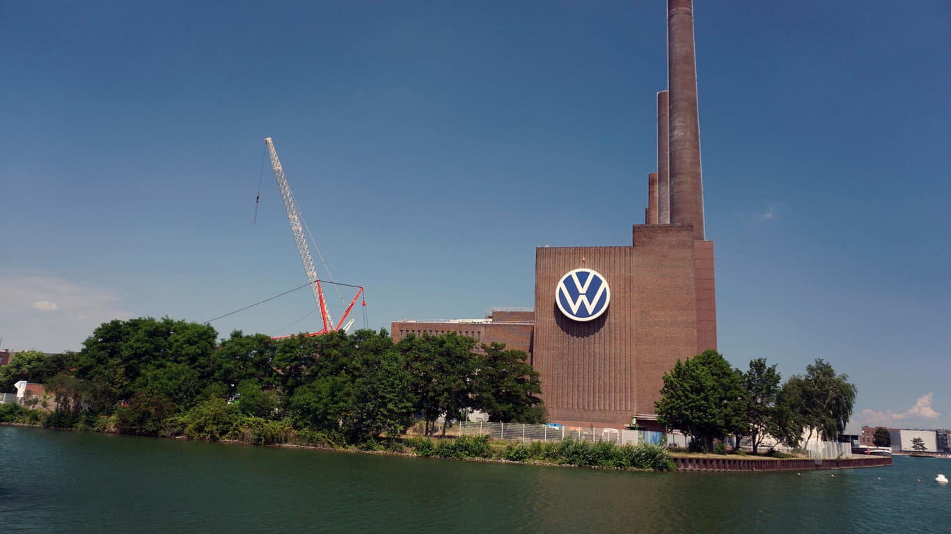 VW-Werk in Niedersachsen (Symbolbild): Die Kantine des Autobauers Volkswagen bietet nach den Ferien nur noch fleischlose Gerichte an.