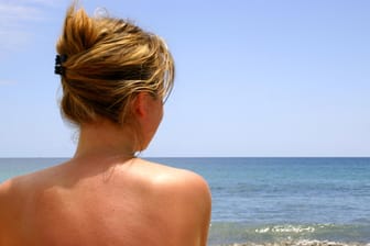 Strand: Beim Sonnenbaden ohne Kleidung gelten besondere Regeln.