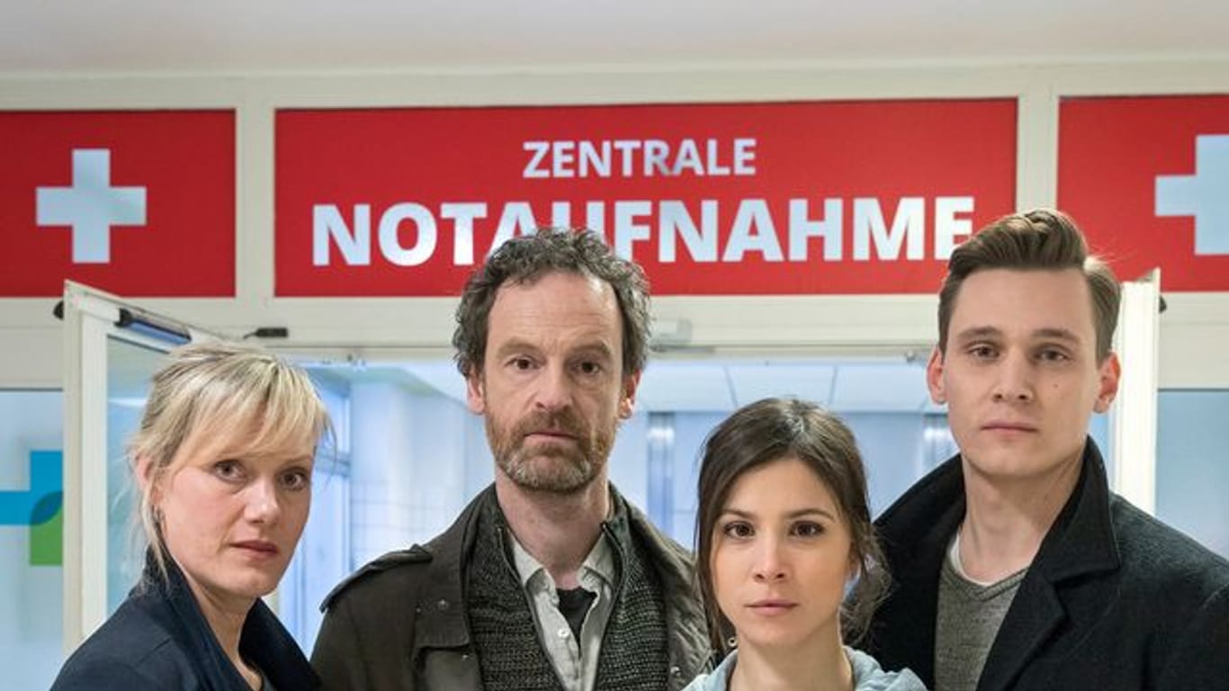 Martina Bänisch, Jörg Hartmann, Aylin Tezel und Rick Okon im "Tatort Inferno".