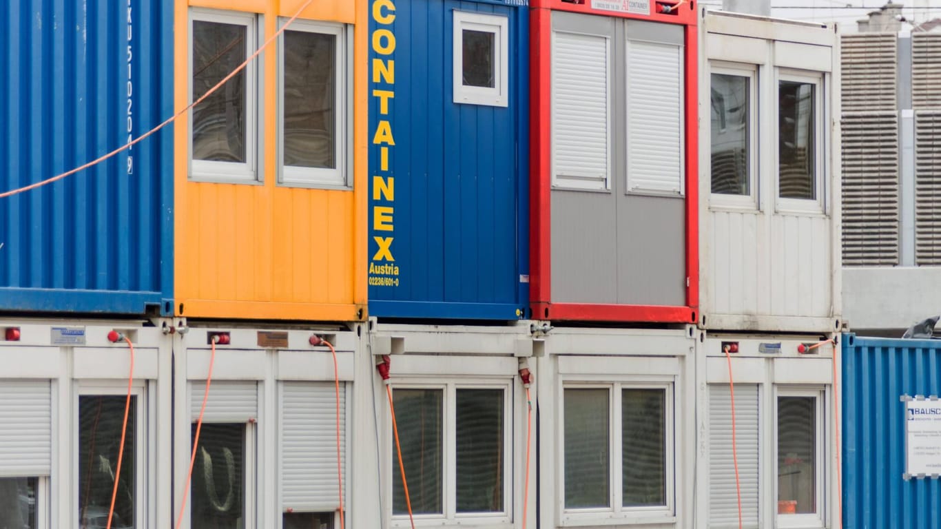Container auf einer Baustelle (Symbolbild): Im Nürnberger Umland wurde auf einer Baustelle eingebrochen.