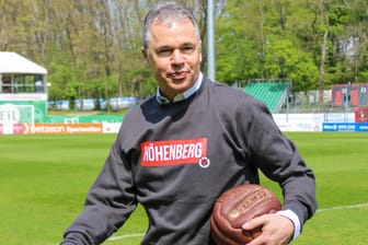 Andreas Rettig: Viktoria Kölns Geschäftsführer attackiert Impfgegner und bietet Fans einen besonderen Service.