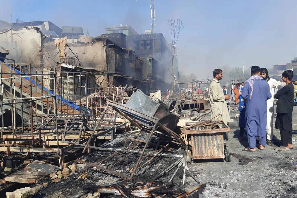 Trümmerberge in Kundus: Die militant-islamistischen Taliban haben die Provinzhauptstadt im Norden Afghanistans eingenommen.