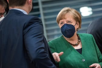 Kanzlerin Angela Merkel: Sie berät am Dienstag mit den Länderchefs über neue Corona-Regeln.