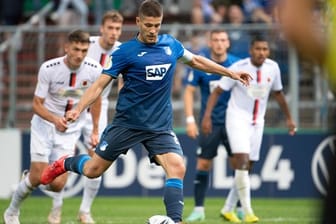 Hoffenheims Andrej Kramaric erzielt das 1:0 vom Elfmeterpunkt